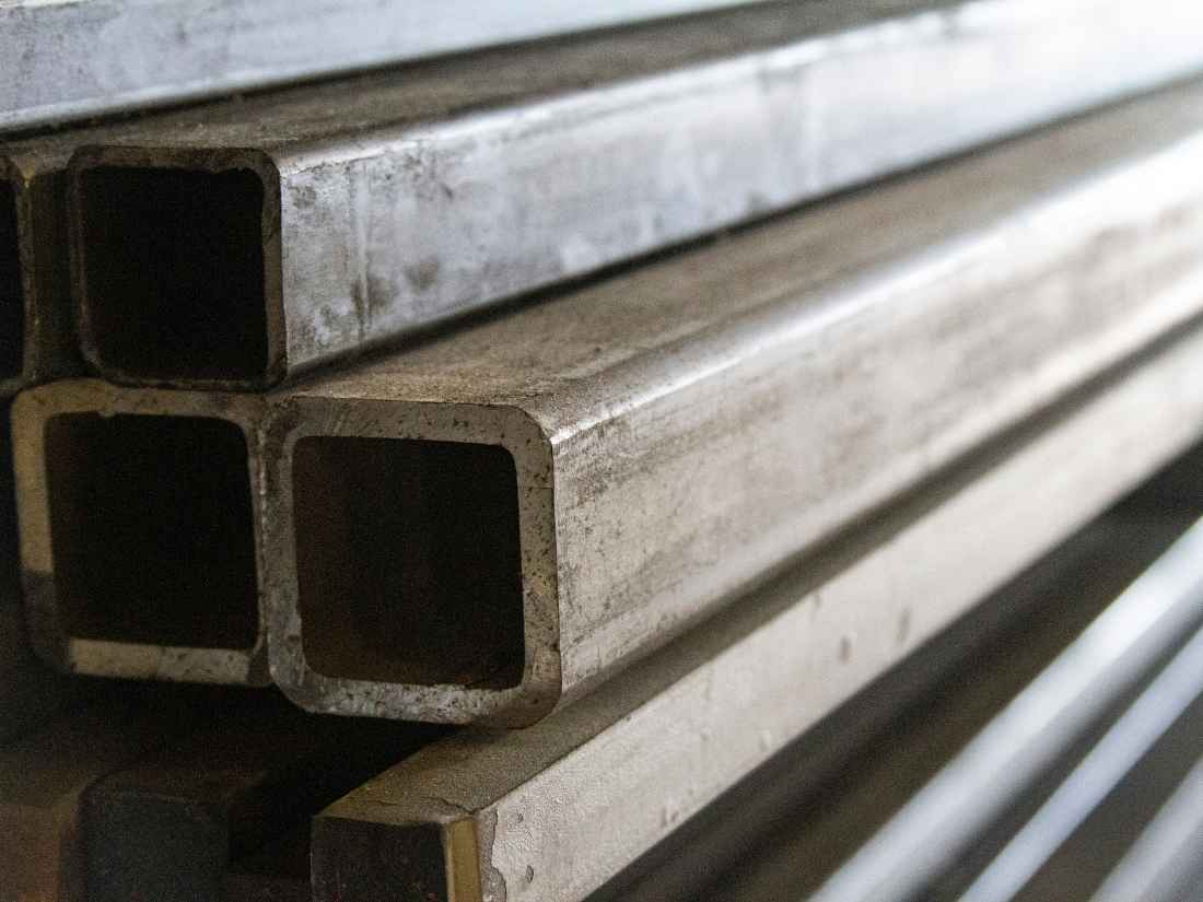 Ukuran Baja Ringan Kotak yang Bervariasi, Ringan Namun Kokoh